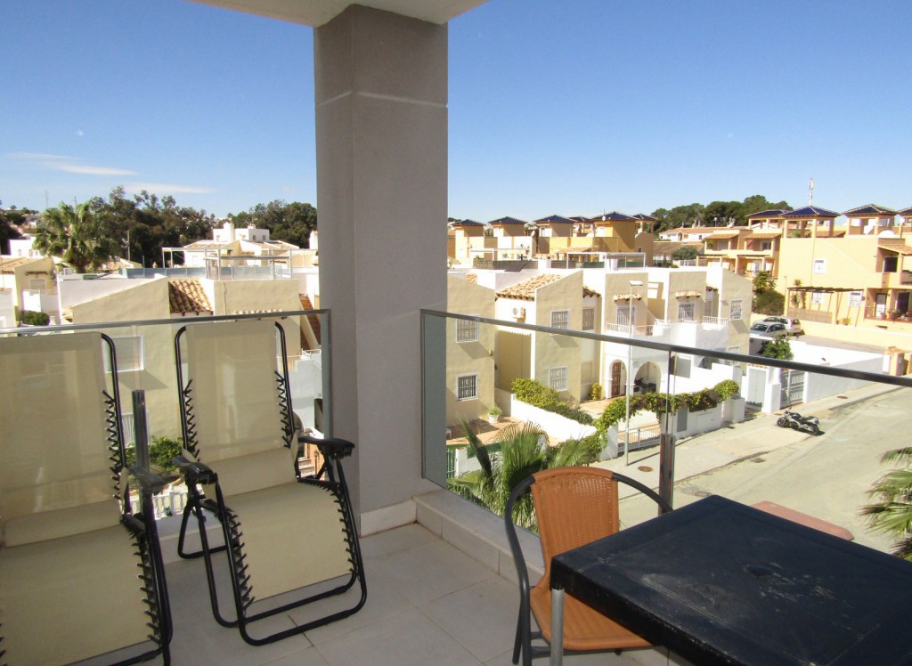 Resale - Apartment - Villamartin