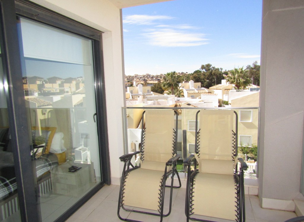 Resale - Apartment - Villamartin