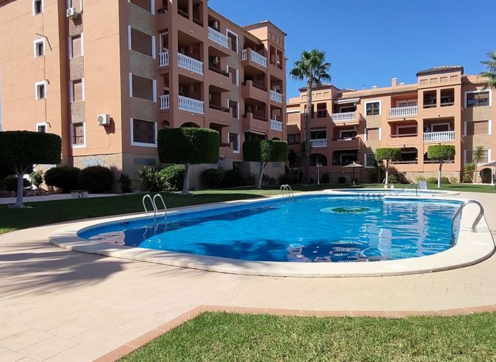 Resale - Apartment - Villamartin