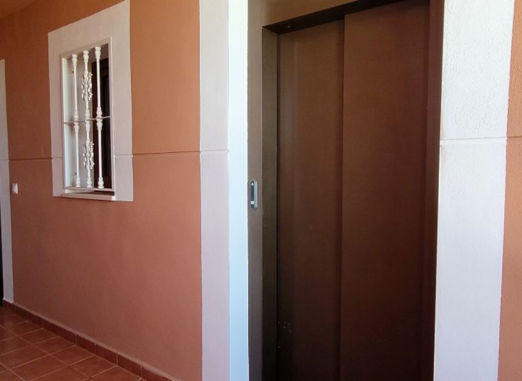 Resale - Apartment - Villamartin