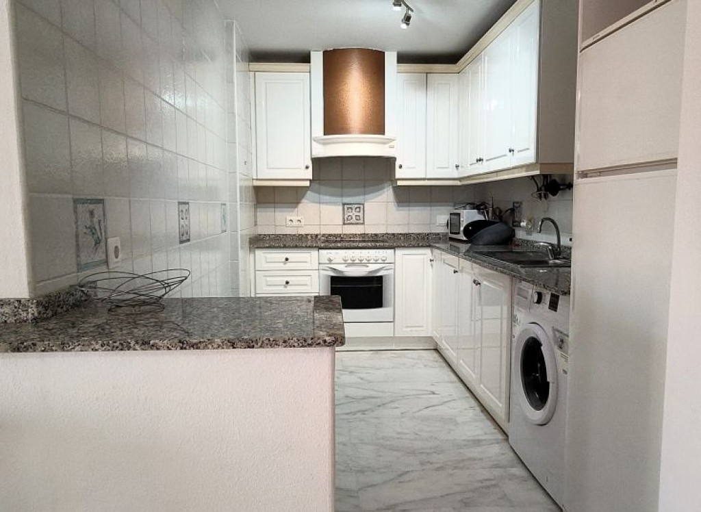 Resale - Apartment - Villamartin