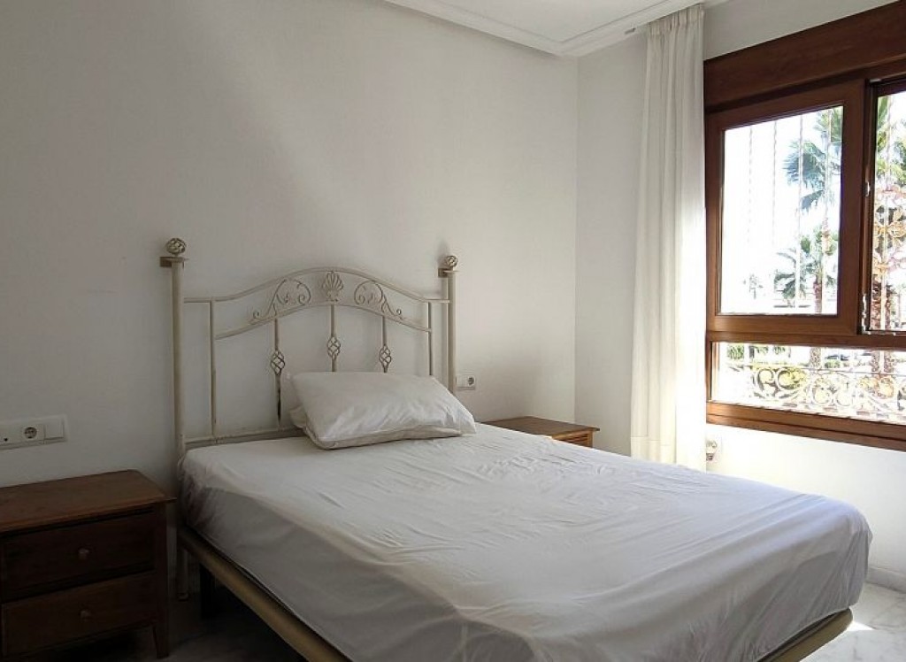 Resale - Apartment - Villamartin