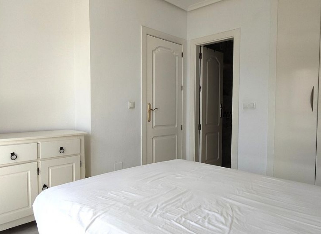Resale - Apartment - Villamartin