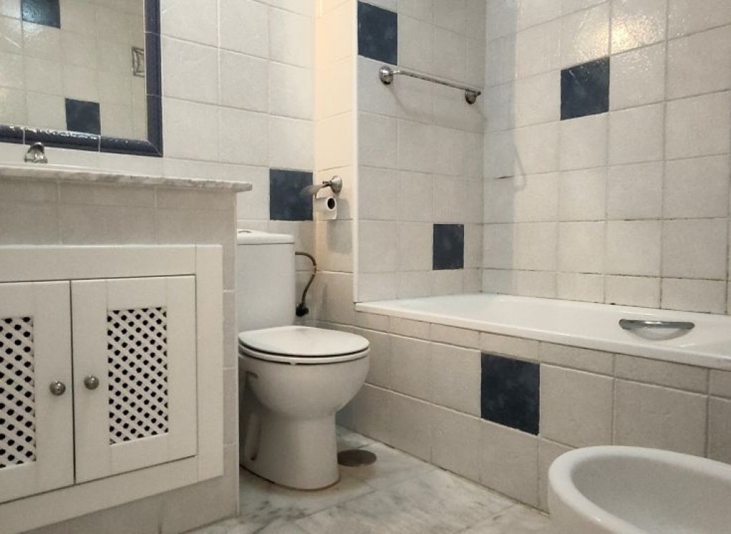 Resale - Apartment - Villamartin