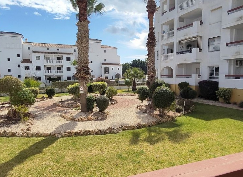 Resale - Apartment - Villamartin