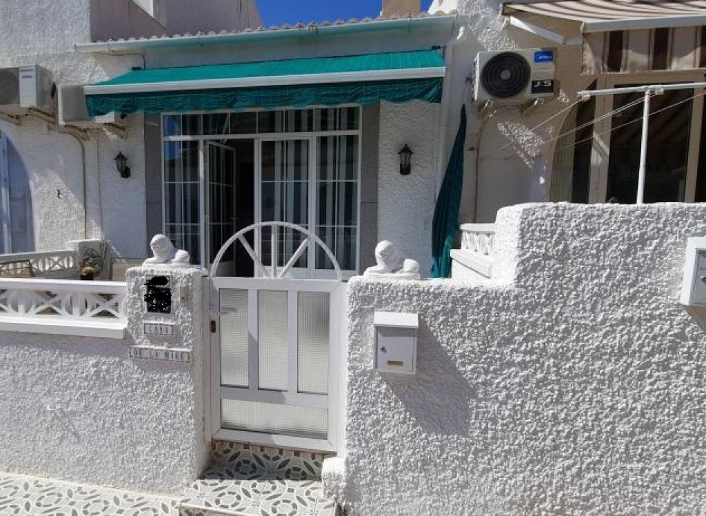 Resale - Bungalow - Torrevieja