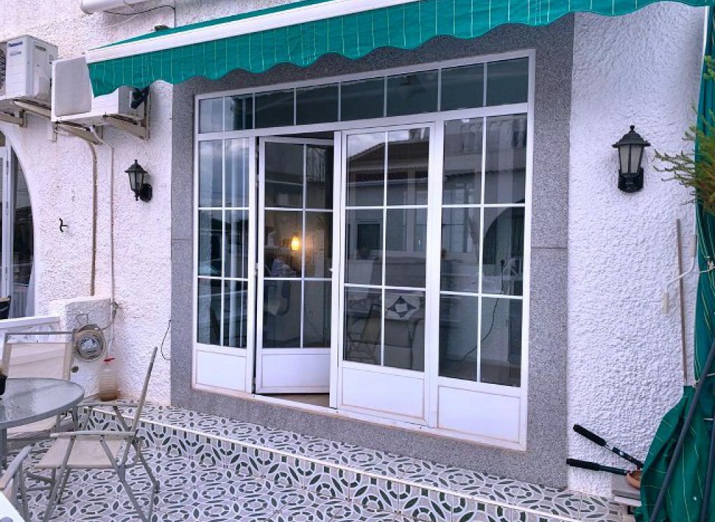 Resale - Bungalow - Torrevieja