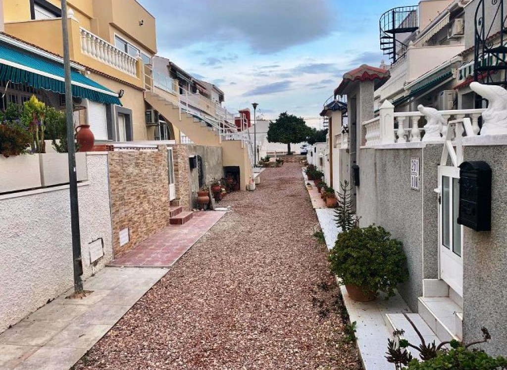 Resale - Bungalow - Torrevieja