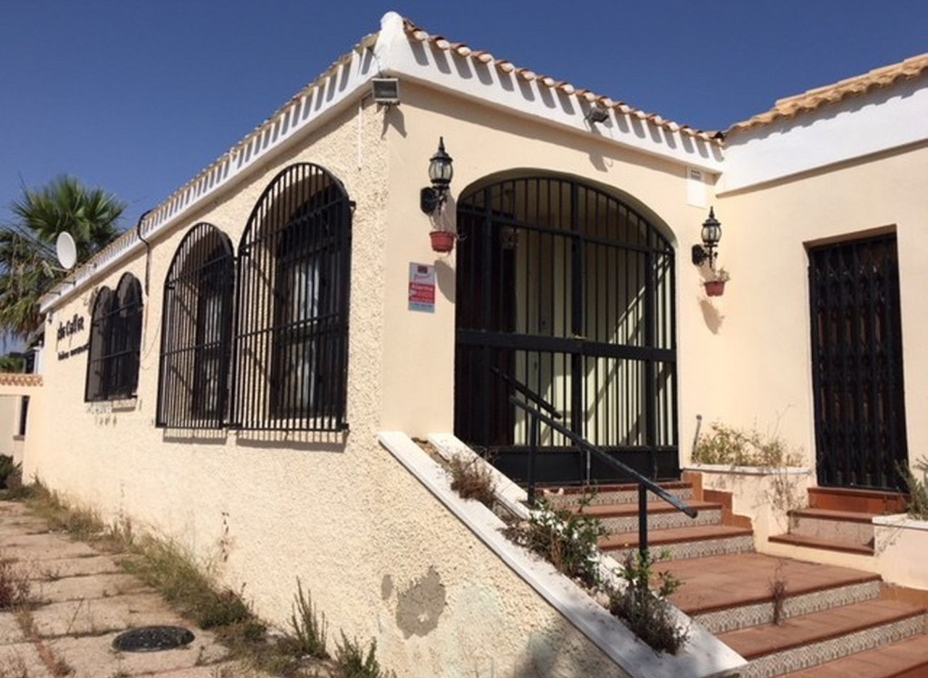 Resale - Commercial - Cabo Roig