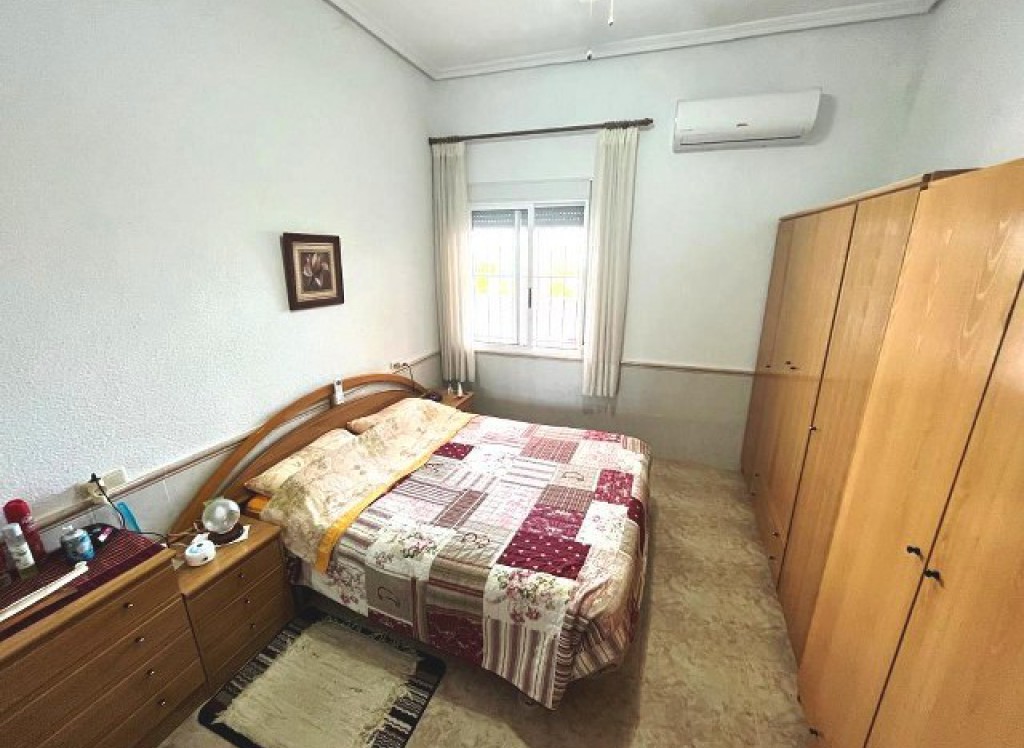 Resale - Finca/Country Property - Albatera