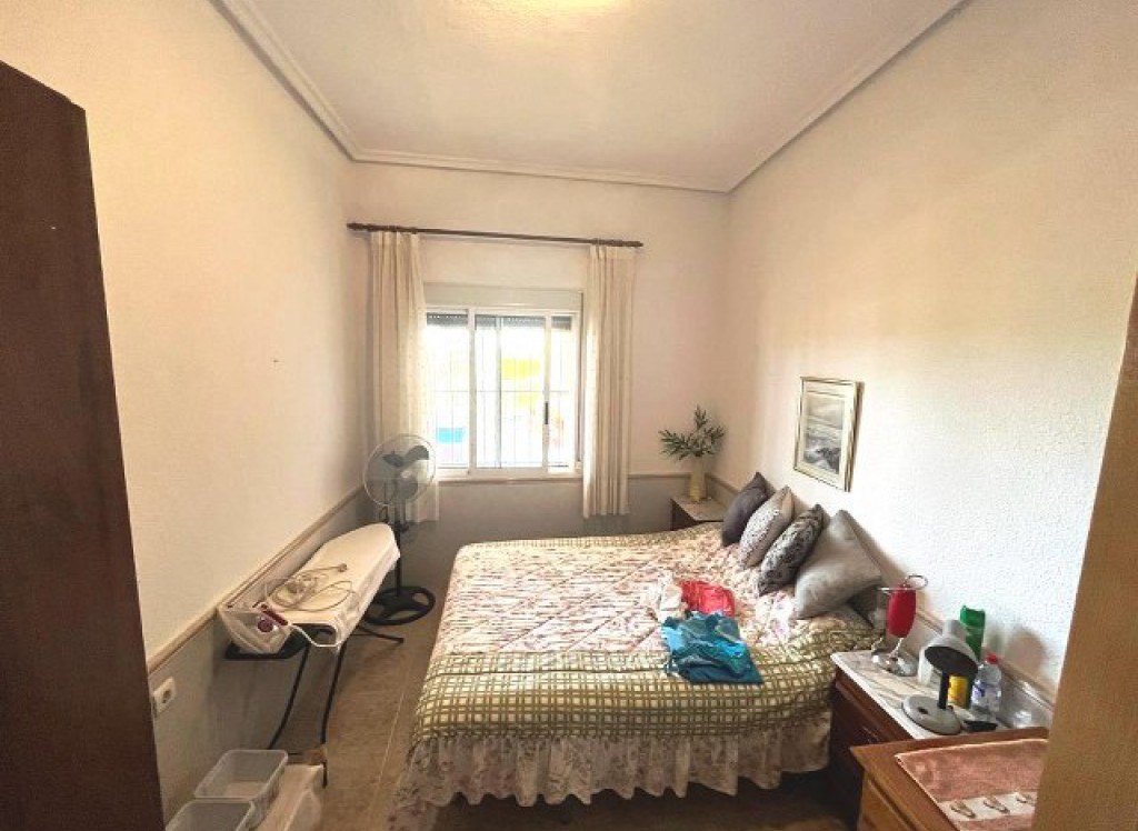 Resale - Finca/Country Property - Albatera