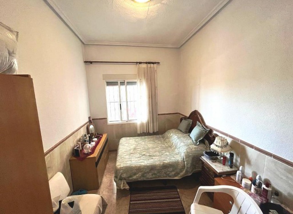 Resale - Finca/Country Property - Albatera