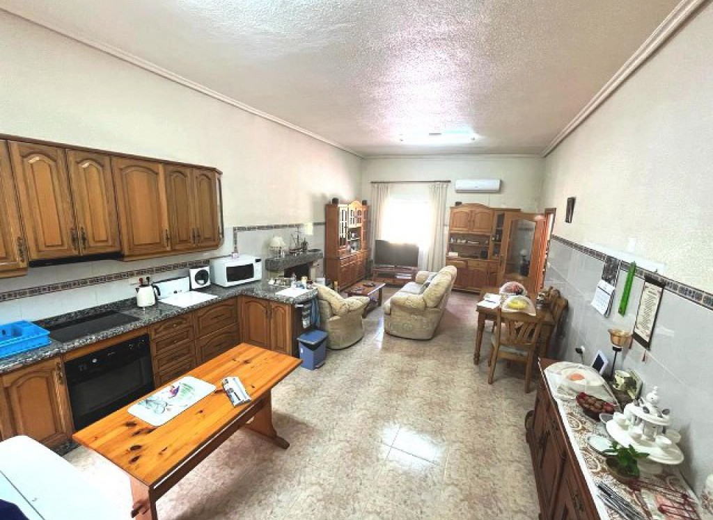 Resale - Finca/Country Property - Albatera