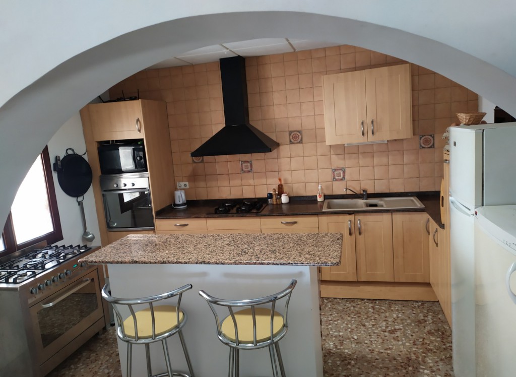 Resale - Finca/Country Property - Alicante Region