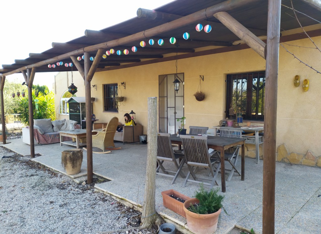 Resale - Finca/Country Property - Alicante Region