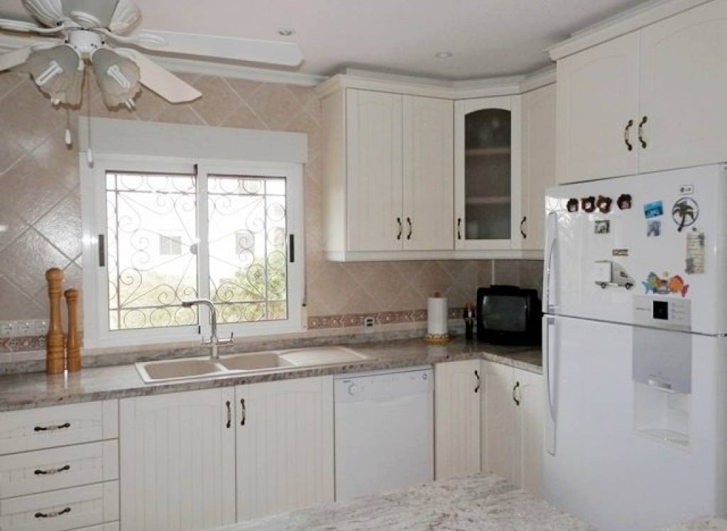 Resale - Finca/Country Property - Catral