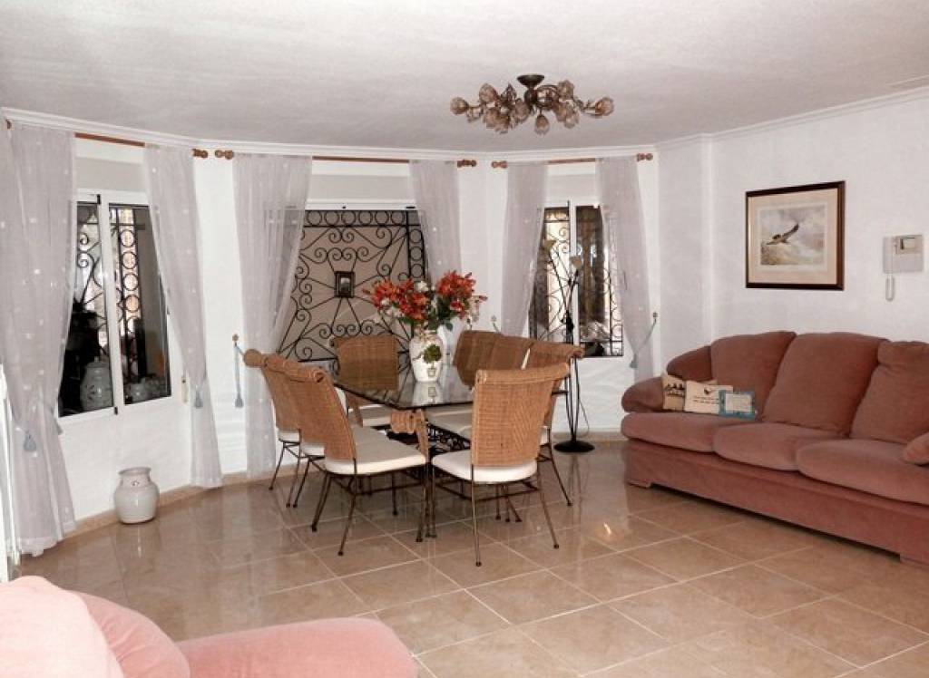 Resale - Finca/Country Property - Catral