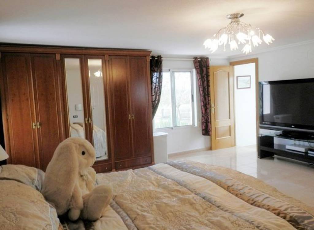 Resale - Finca/Country Property - Catral