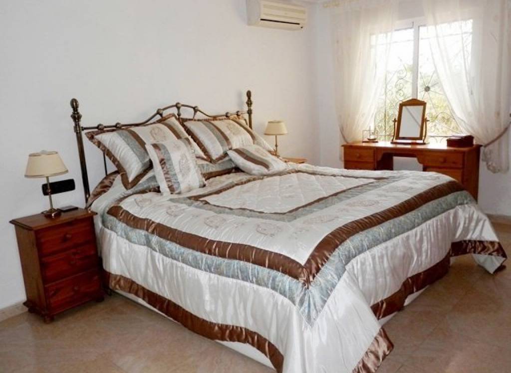 Resale - Finca/Country Property - Catral