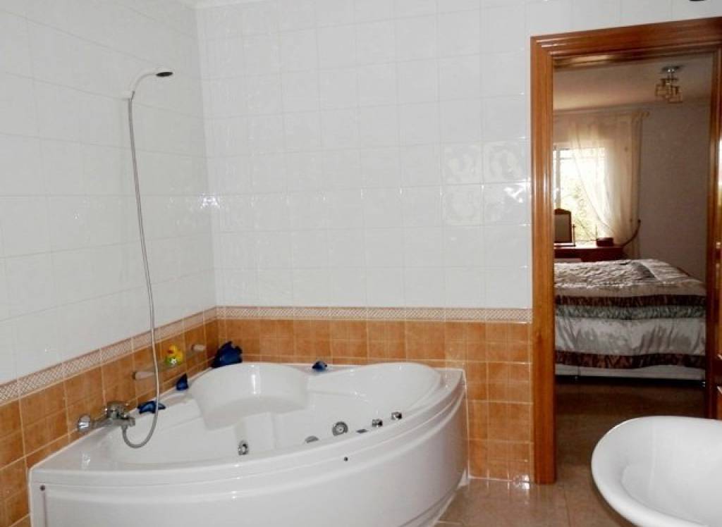 Resale - Finca/Country Property - Catral