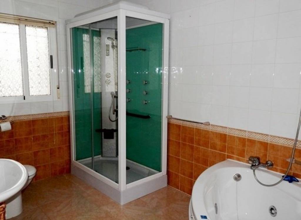 Resale - Finca/Country Property - Catral