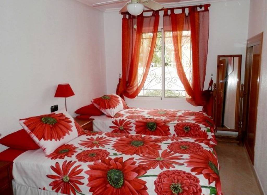 Resale - Finca/Country Property - Catral