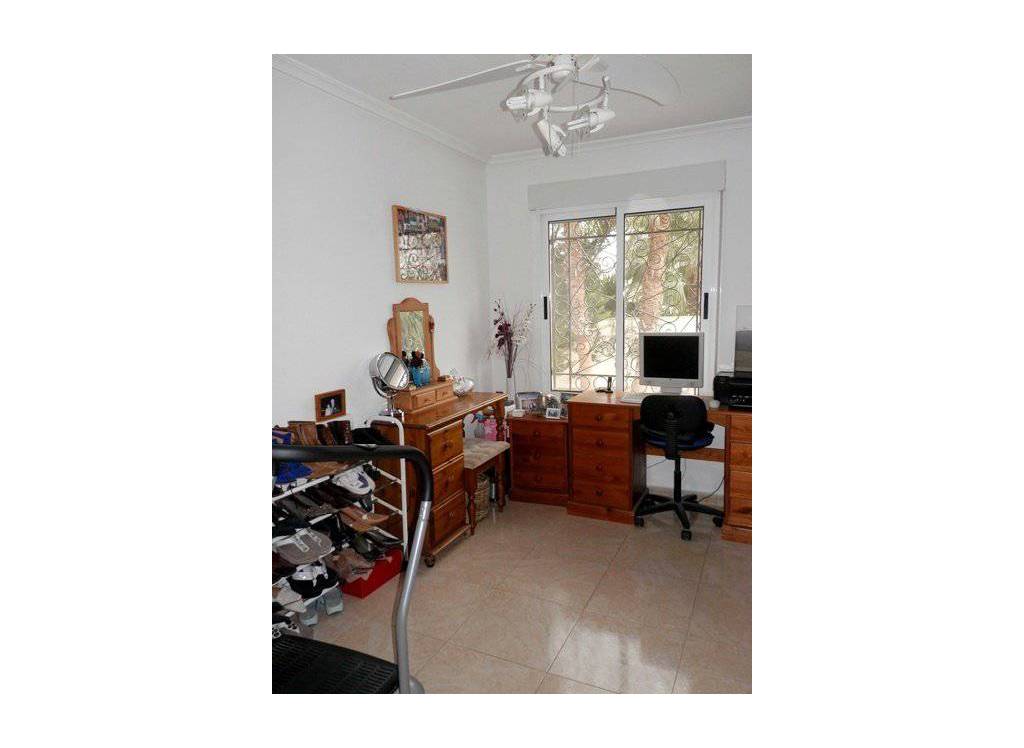 Resale - Finca/Country Property - Catral