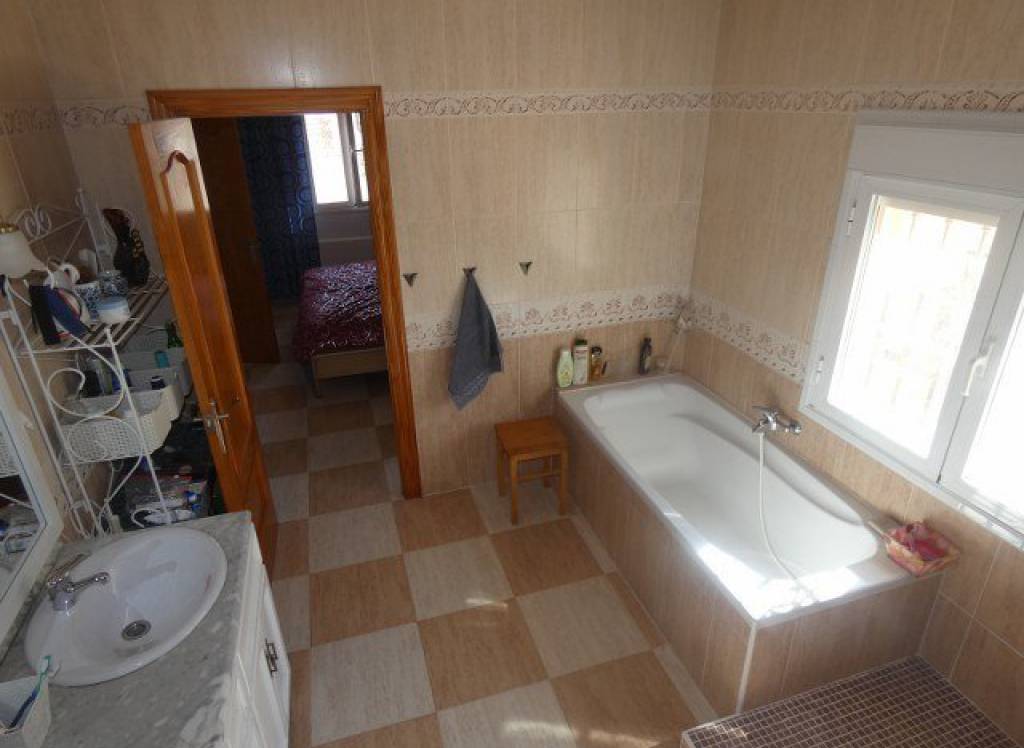 Resale - Finca/Country Property - Catral