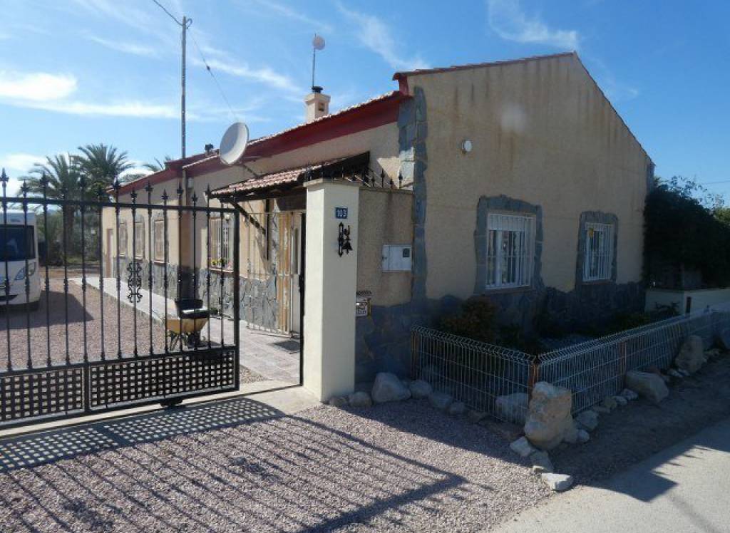 Resale - Finca/Country Property - Catral