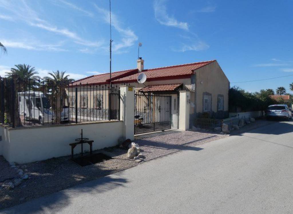 Resale - Finca/Country Property - Catral