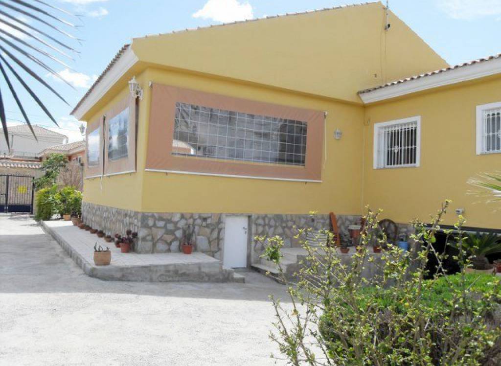 Resale - Finca/Country Property - Jacarilla