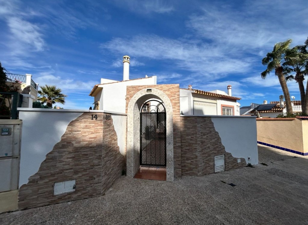 Resale - Semi Detached - Villamartin
