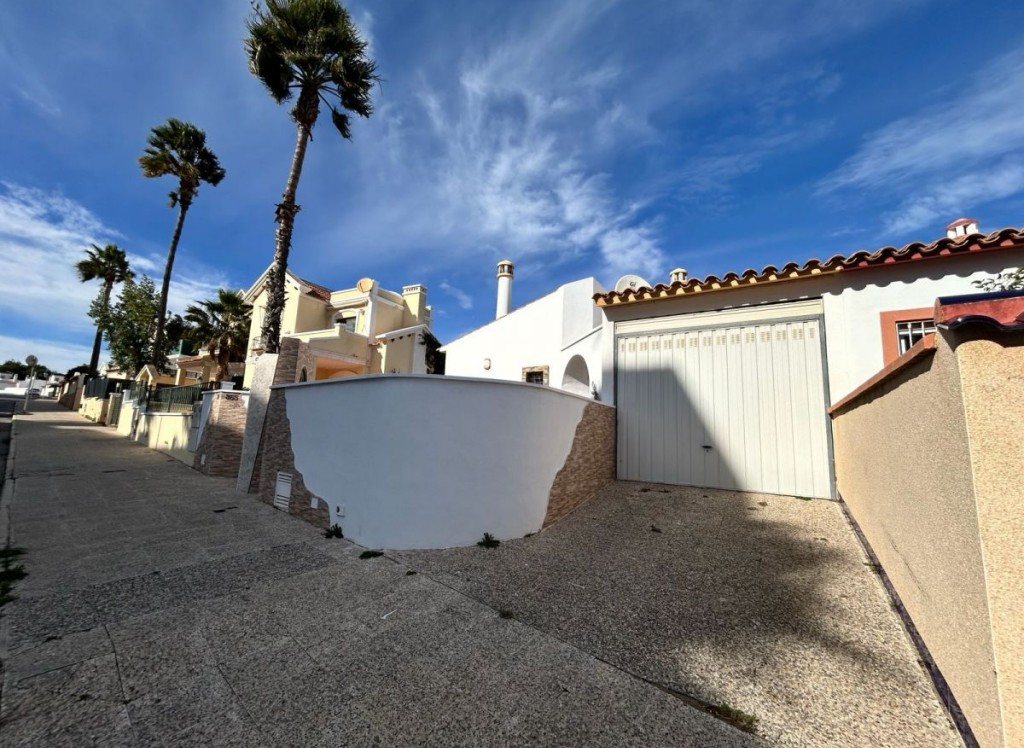 Resale - Semi Detached - Villamartin