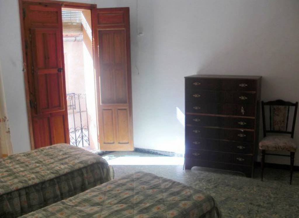 Resale - Townhouse - Abanilla