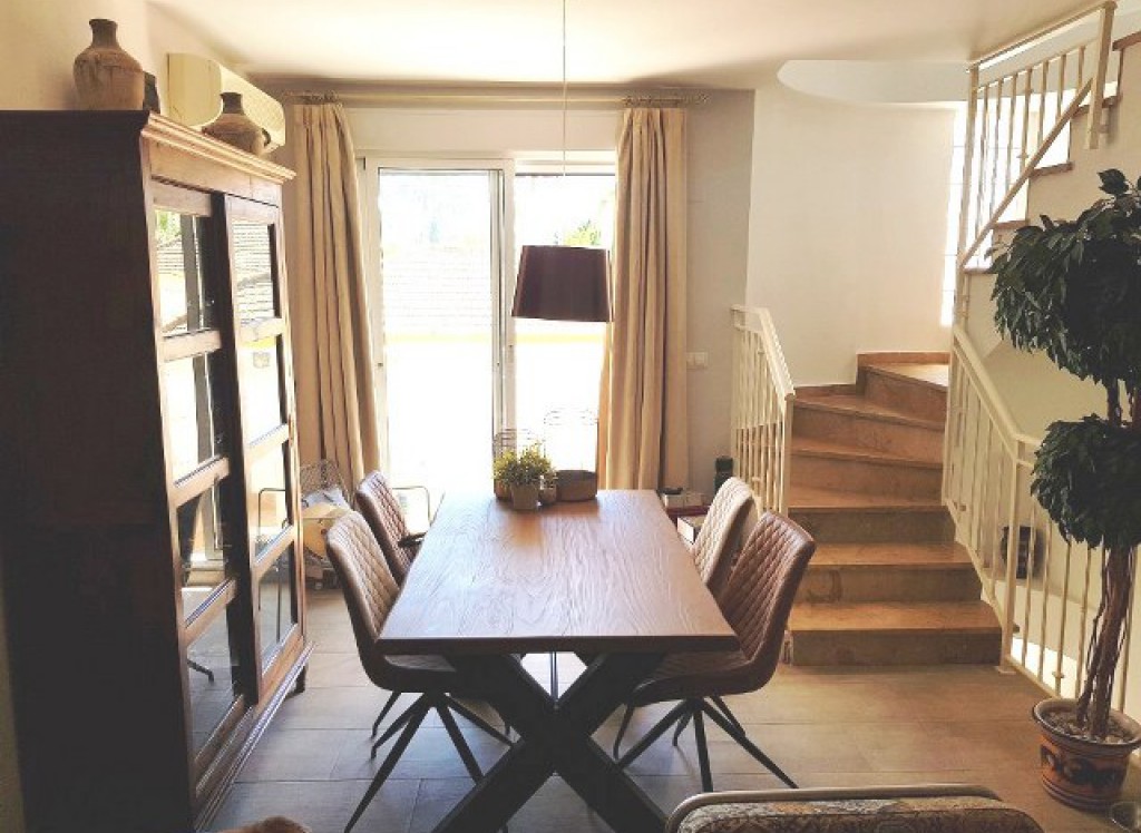 Resale - Townhouse - Jacarilla