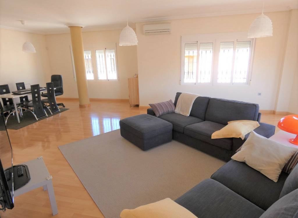 Resale - Townhouse - Los Montesinos