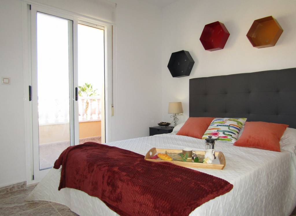 Resale - Townhouse - Villamartin