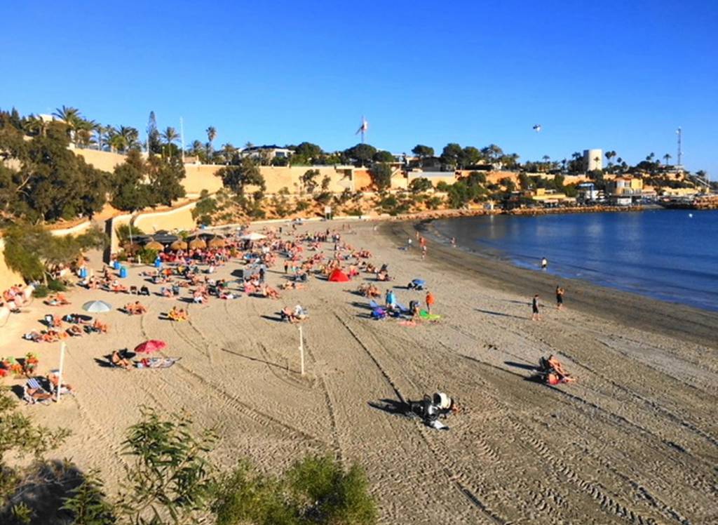 Resale - Townhouse - Villamartin