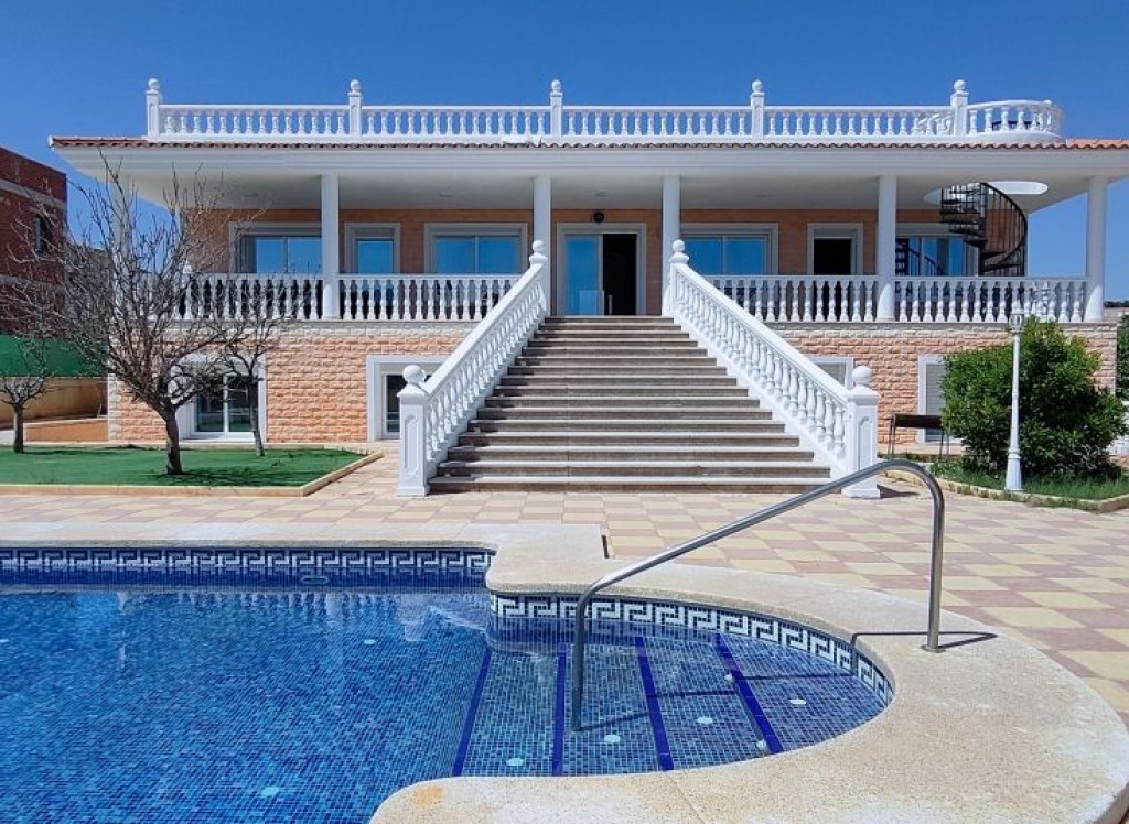 Resale - Villa - ALBIR