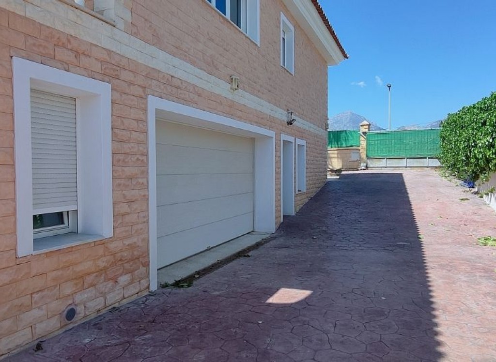 Resale - Villa - ALBIR