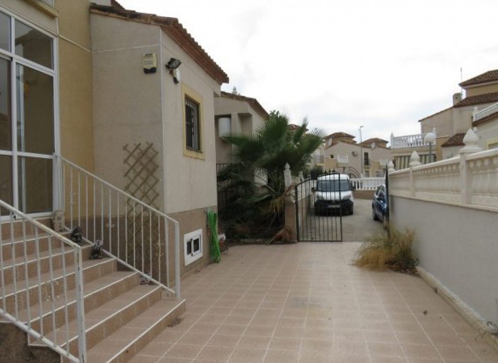 Resale - Villa - Algorfa