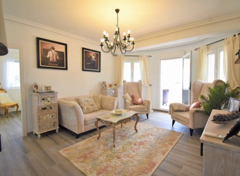 Resale - Villa - Algorfa