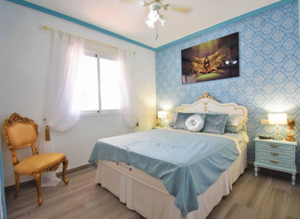 Resale - Villa - Algorfa