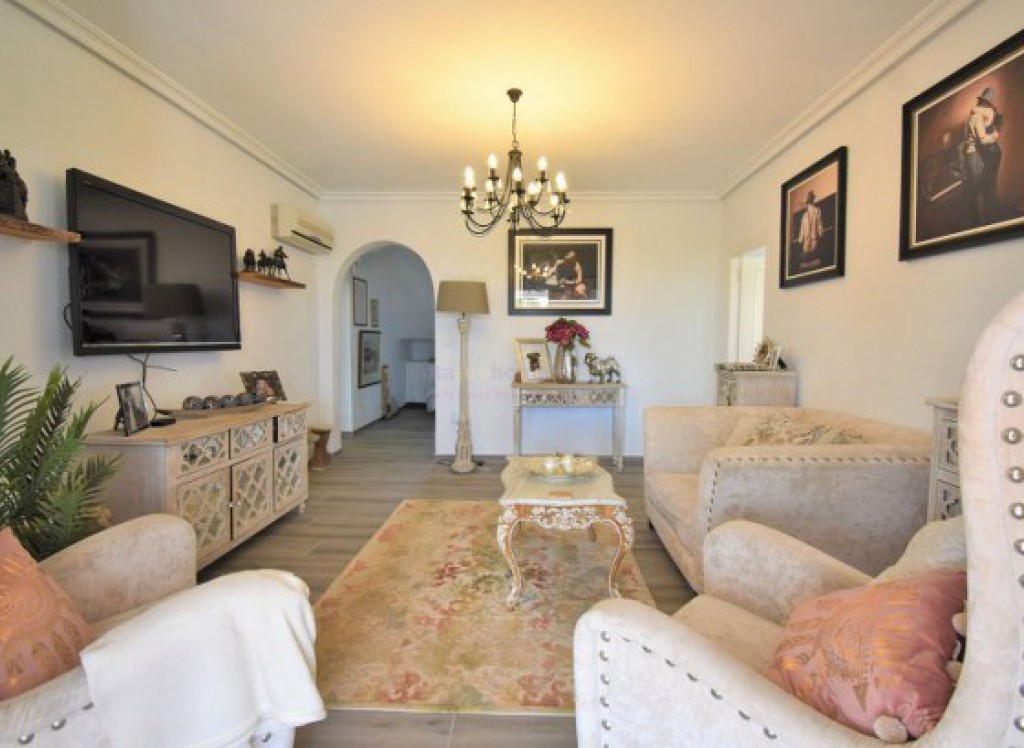 Resale - Villa - Algorfa