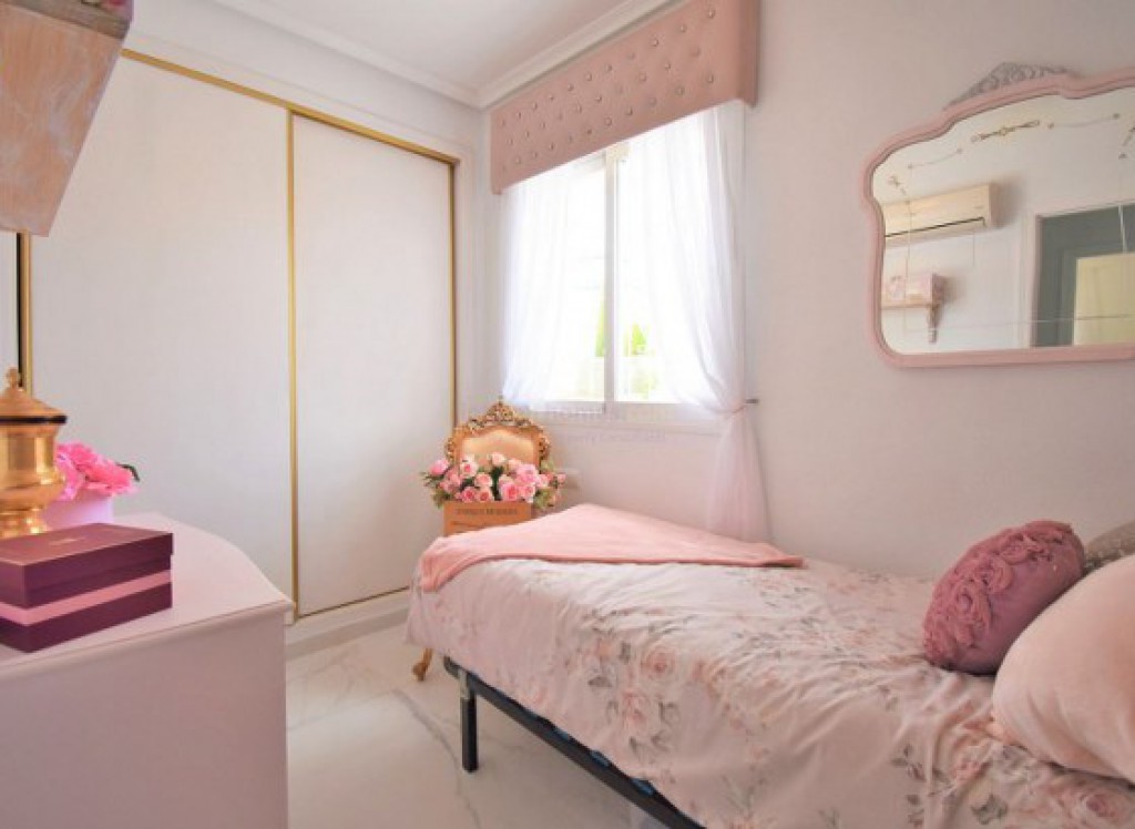 Resale - Villa - Algorfa