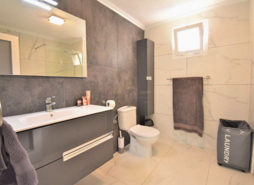 Resale - Villa - Algorfa