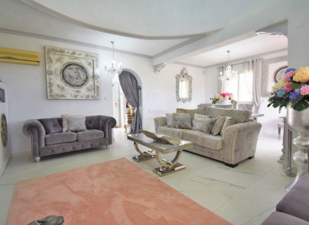 Resale - Villa - Algorfa