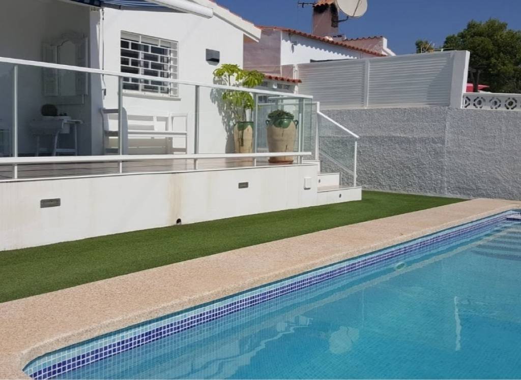 Resale - Villa - Alicante