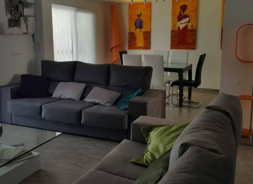 Resale - Villa - Alicante