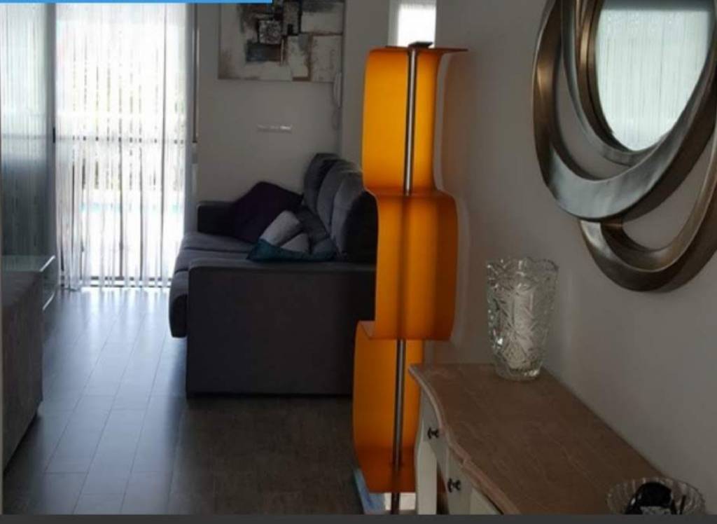 Resale - Villa - Alicante